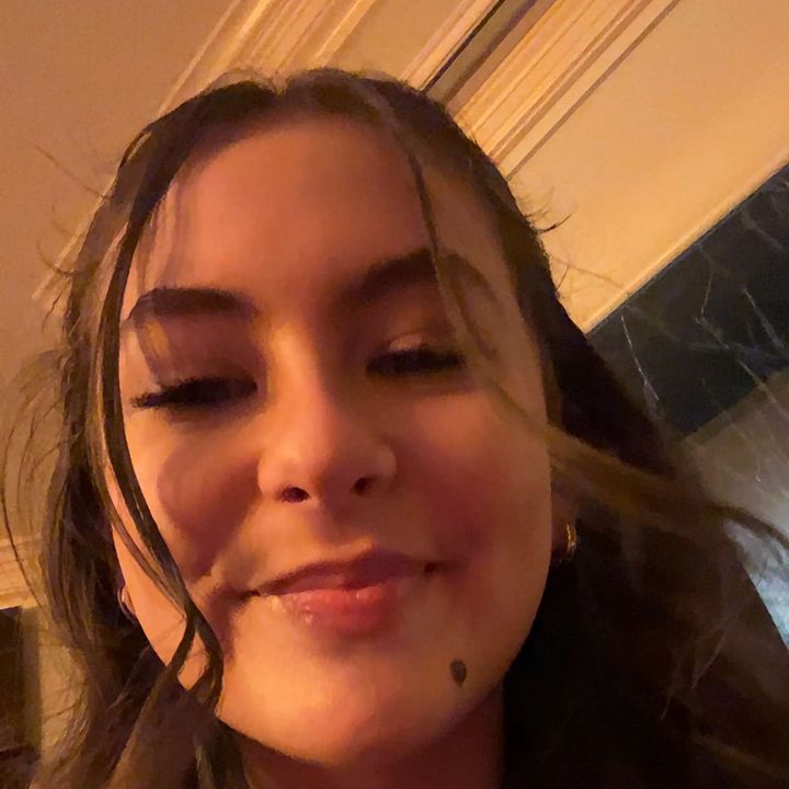 Profile Picture of Flora Cochran (@flora_wlw) on Tiktok