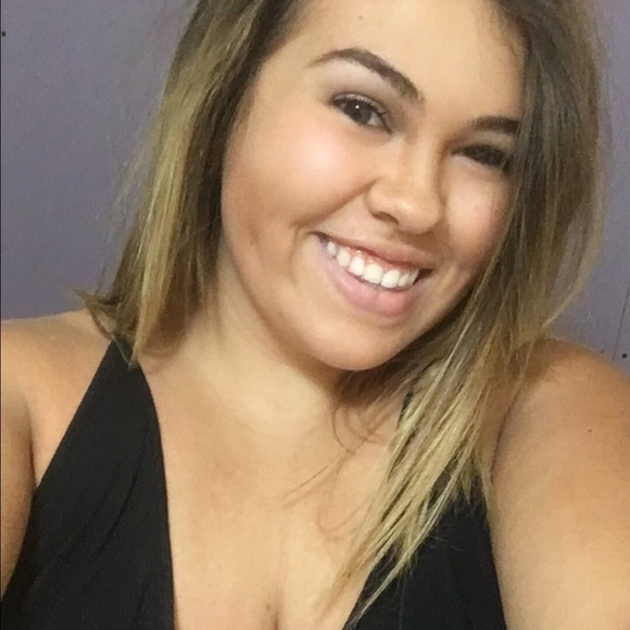 Mackenzie Demmers - Poshmark Profile Picture of Mackenzie Demmers (@mdemmers) on Poshmark