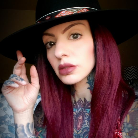 Profile Picture of Leyla Cornier (@leyla_cornier) on Poshmark