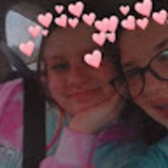 Profile Picture of Ally Gettys (@ftipton031) on Poshmark