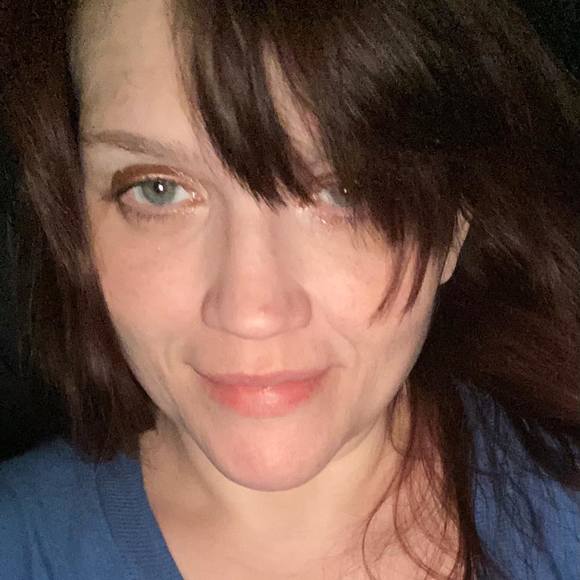 Profile Picture of Carrie Knopf (@carrie_knopf) on Poshmark