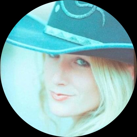 Profile Picture of Kathryn Hughes (@nmkayte) on Poshmark