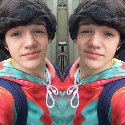 Profile Picture of Aaron's Boo (@AaronSnuggles) on Twitter