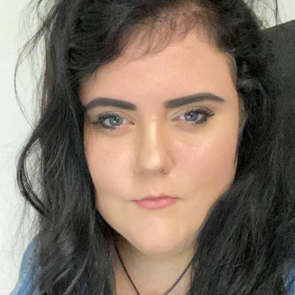 Profile Picture of Alyssa Muzzarelli (@lyssie93) on Poshmark