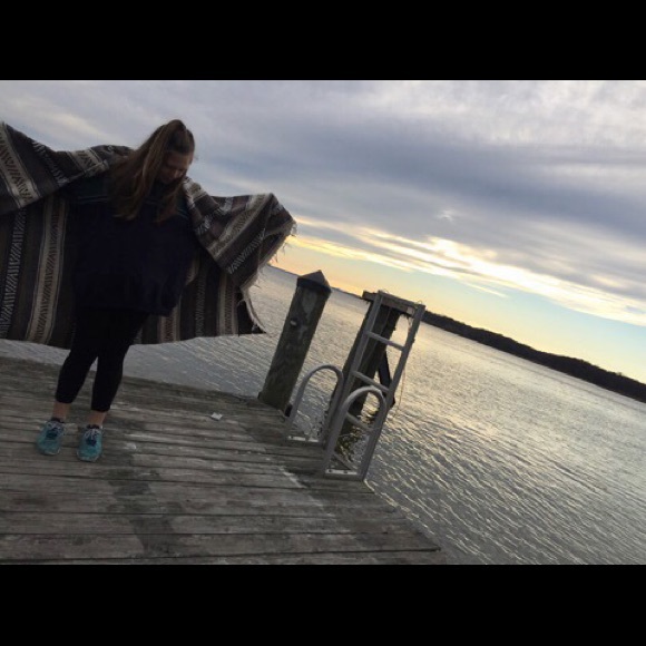 Profile Picture of Lilly Phillips (@lillypp) on Poshmark