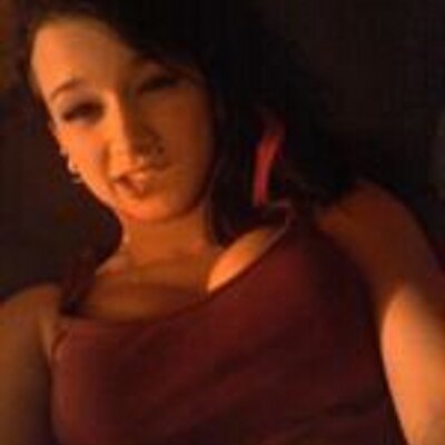 Profile Picture of Chrissy Bradshaw (@BernettaAprZ) on Twitter