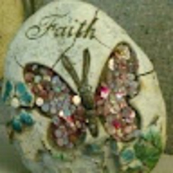 Profile Picture of Rebecca Beauchene (@bbeauchene61) on Poshmark