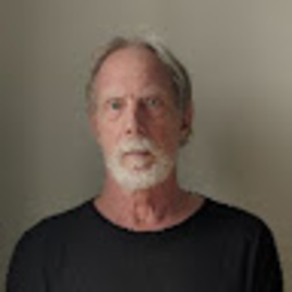 Profile Picture of Tom Lukic (@tomlukic) on Poshmark