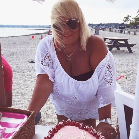 Profile Picture of Joann Lindwall (@joeylindwall) on Poshmark
