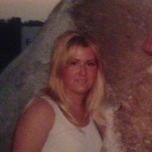 Profile Picture of Lorri Breitenstein (@lorr192019) on Poshmark