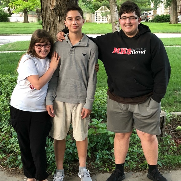 Profile Picture of Sonya Hardgrave (@sonyahardgrsvr) on Poshmark