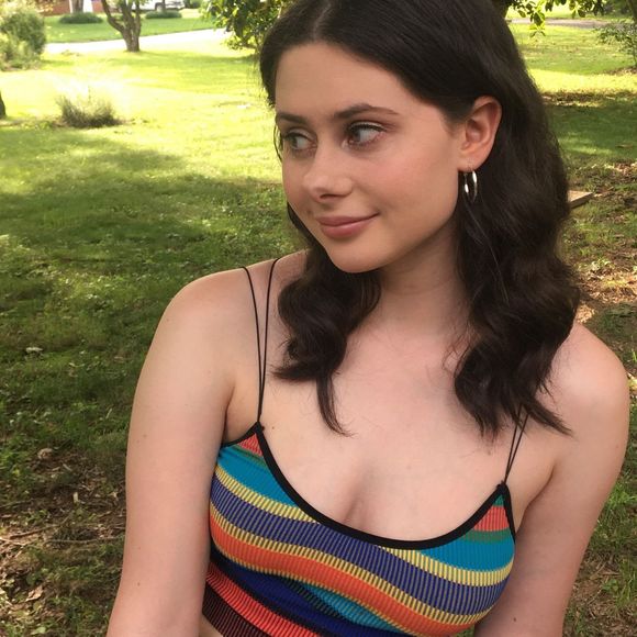 Profile Picture of Zoe Jarvis (@z_jarvis) on Poshmark