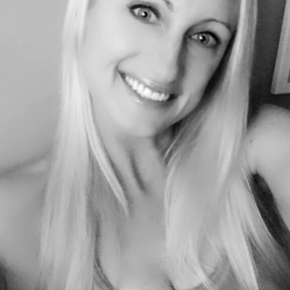 Stefanie Tate - Poshmark Profile Picture of Stefanie Tate (@stefft616) on Poshmark