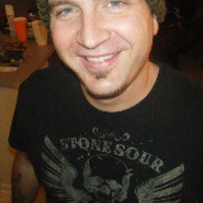 Profile Picture of Brad Welker (@STLSinger) on Twitter