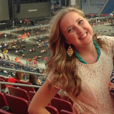 Profile Picture of Alyssa Servello (@aservello) on Twitter