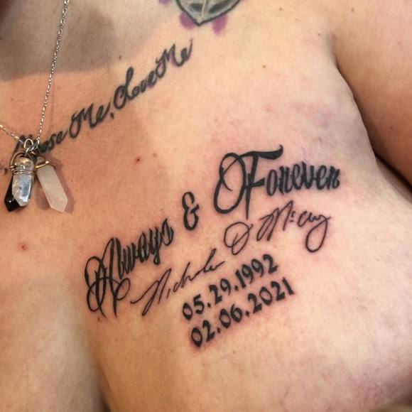 Profile Picture of Briana Ricci (@brianaricci) on Poshmark