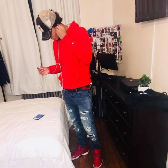 Andy Junior - Poshmark Profile Picture of Andy Junior (@andyjunior06) on Poshmark