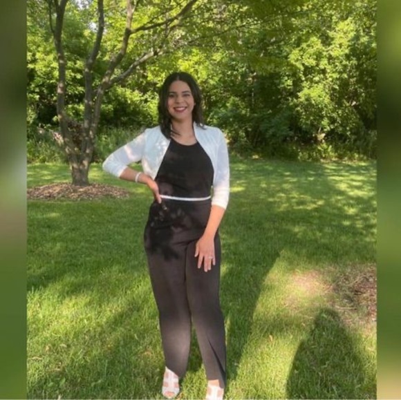 Debora Almeida - Poshmark Profile Picture of Debora Almeida (@debora_almeida) on Poshmark