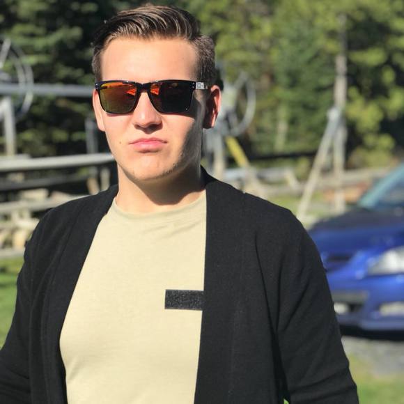 Profile Picture of Thomas Bolduc (@thomasbolduc1) on Poshmark