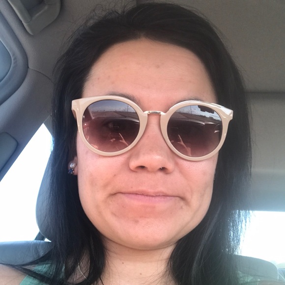 Profile Picture of Jessica Kopacka (@jkopacka) on Poshmark