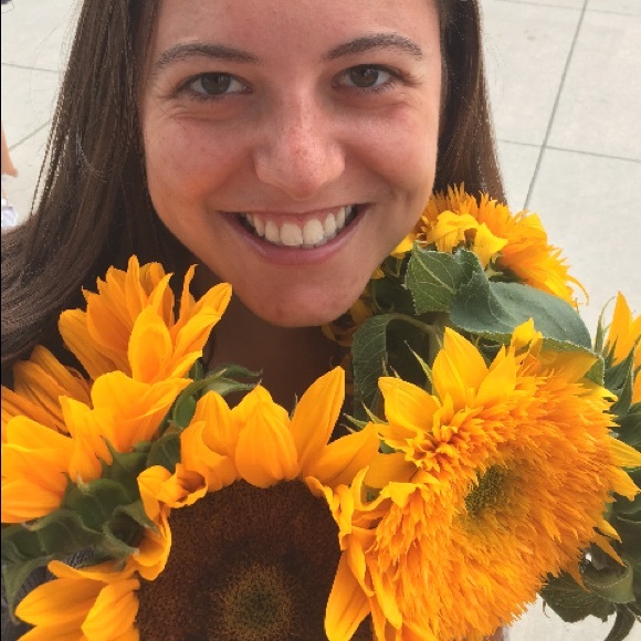 Profile Picture of Allison Nieboer (@anieboer) on Poshmark