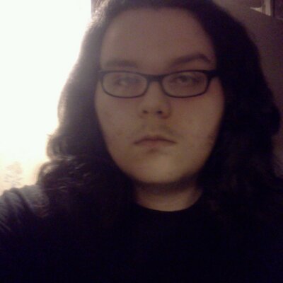 Profile Picture of Damian Benson (@DEckstacee) on Twitter