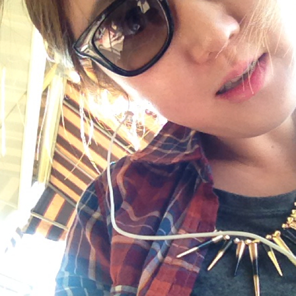 Profile Picture of Yoon Kang (@tinak80) on Poshmark