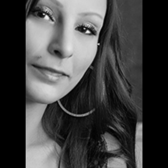 Profile Picture of Christa Adelman (@crazinative1) on Poshmark