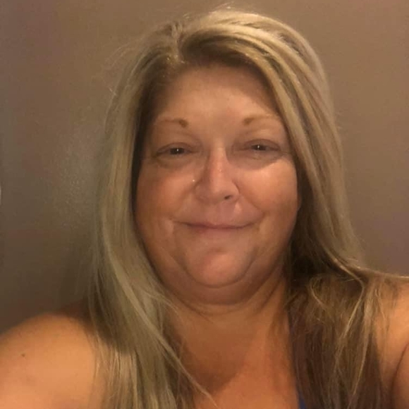Profile Picture of Christi Devick (@mommad6798) on Poshmark