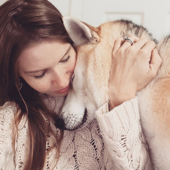 Profile Picture of Amanda Rylander (@amandarylander) on Poshmark