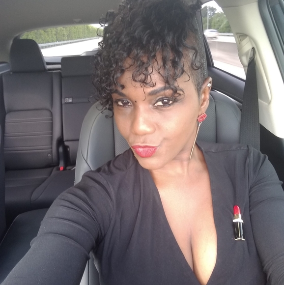 Profile Picture of Margo Ryan (@margo_ryan) on Poshmark