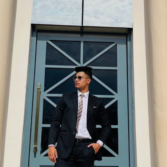 Profile Picture of Amninder Singh (@amnindersing979) on Poshmark