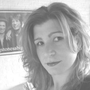 Profile Picture of Julienne Shields (@juliennes) on Myspace