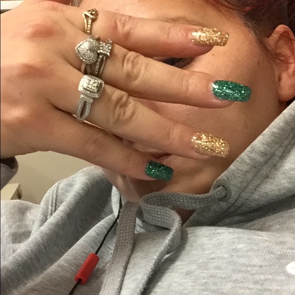 Profile Picture of Kelly Faboskay (@kfab2006) on Poshmark