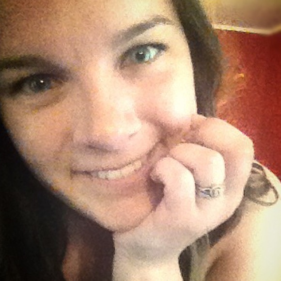 Profile Picture of Danielle Kimball (@danik518) on Poshmark