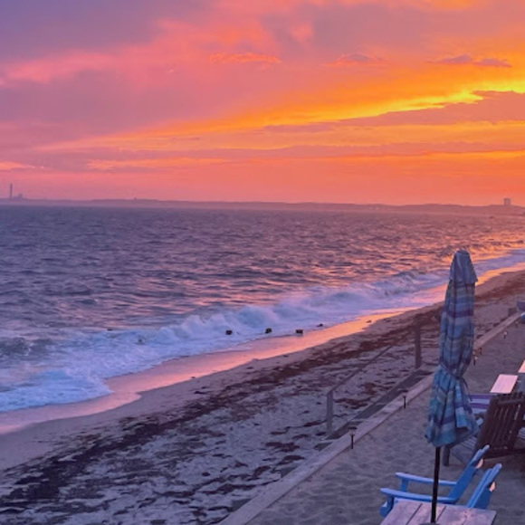 Profile Picture of Gen Losquadro (@genlosquadro) on Poshmark