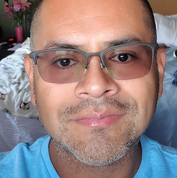 Profile Picture of Carlos Rishel (@karlnjboy33) on Poshmark