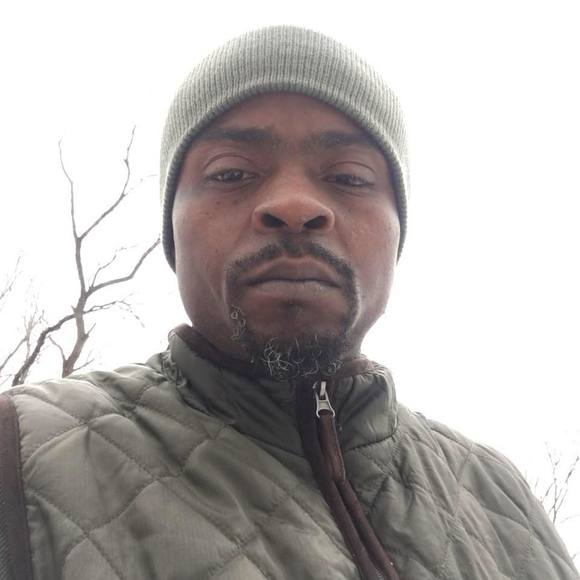 Profile Picture of Tommie Thompson (@tjmoneys) on Poshmark