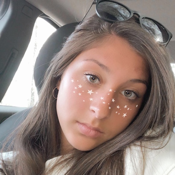 Profile Picture of Emma Kingkade (@emmaking5) on Poshmark