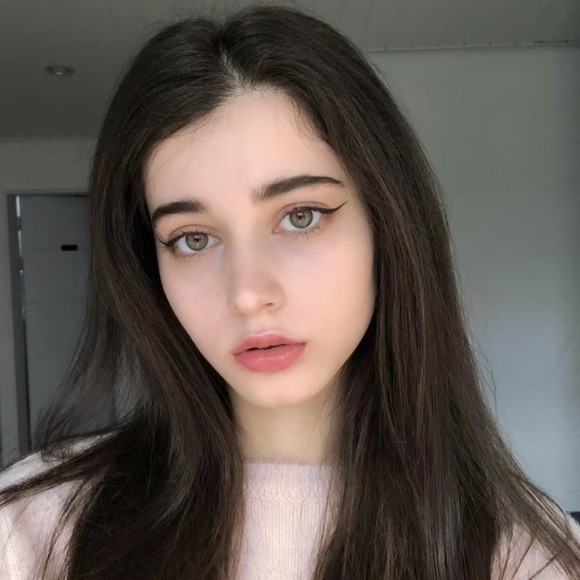 Profile Picture of Tâm nguyên Phó (@hemphillramey53) on Poshmark