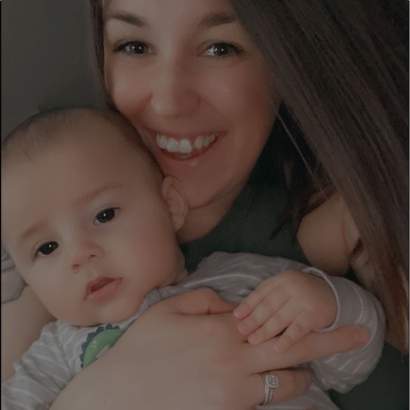 Profile Picture of Isis Sanchez (@isissanchez1207) on Poshmark