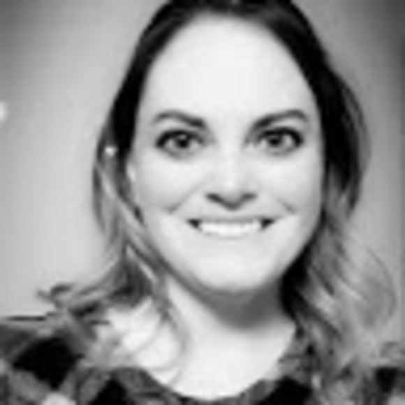 Profile Picture of Lisa Ottmar (@lisaottmar) on Poshmark