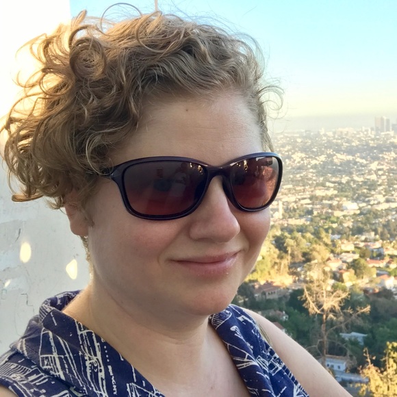 Profile Picture of Sara Zeglin (@szeglin) on Poshmark