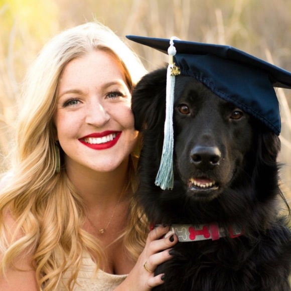 Profile Picture of Samantha Hogue (@sambamm94) on Poshmark