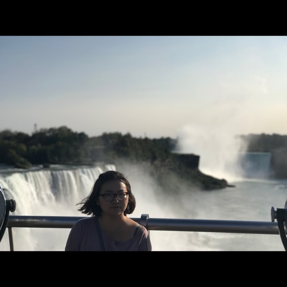 Profile Picture of Enna Byamba (@1benerel) on Poshmark