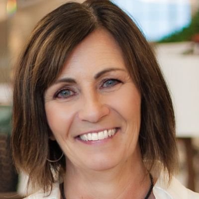 Profile Picture of Lori Lauer (@LoriDesignsIndy) on Twitter