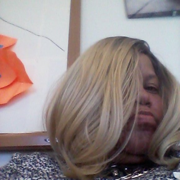 Profile Picture of Angela Pearce (@angelapearce47) on Poshmark