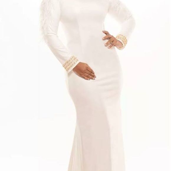 Profile Picture of Irene Funchess (@irenedillon77) on Poshmark