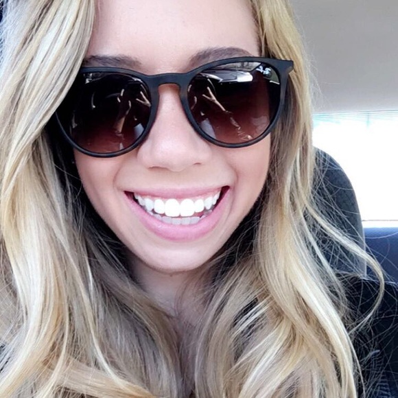 Profile Picture of Jessica Bradt (@jessicabradt24) on Poshmark