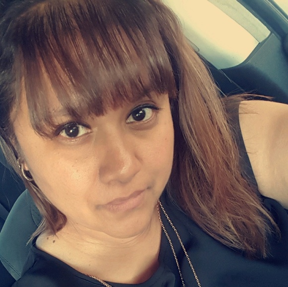 Profile Picture of Iris Hernandez (@irishdz23) on Poshmark